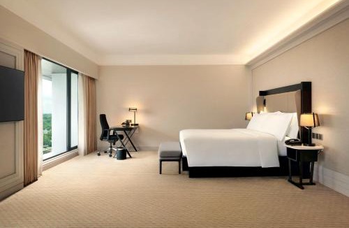 Kampung Surabaya Hotel | Hilton Kuching Hotel