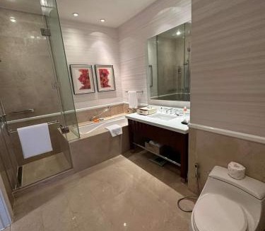 Bagong Pag-asa Hotel | STAYCATION City of Dreams, Solaire