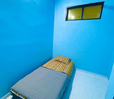 Taman Jali House | ADALIYA Homestay Kangar - Wifi n Netflix