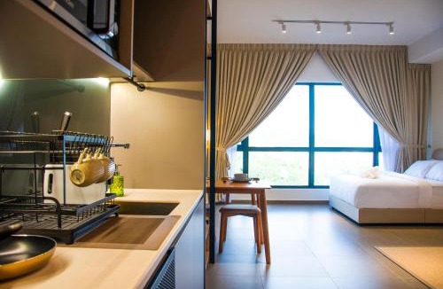 Sungai Penchala Apartment | 4 Mossaz studio with skypool at Empire City By Light House