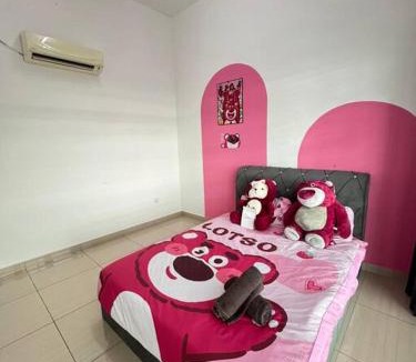 Tebrau Apartment | B1711 Austin Height Lotso Bear Home Netflix ByStay