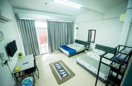 Jenjarom Apartment | MKB Homestay - Landed Studio room with 2 Queen bed and Free gated Parking