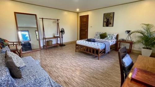 Ormoc House | Beautiful 2BD Farmhouse for 3-10 pax
