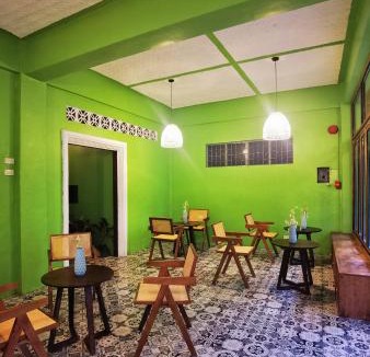 Coron Town Proper Hostel | 80 Bar Hostel