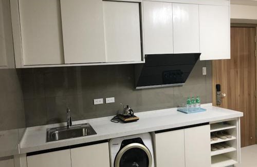 Ermita Apartment | Beachfront U.S. Embassy Family Retreat.