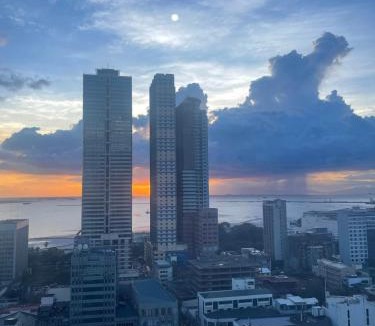 Barangay 670 Apartment | Manila Bay Views City Delights Stay near St Lukes and US Embassy in Ermita Manila