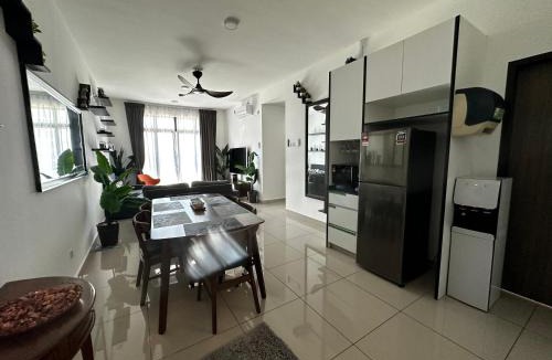 Bandar Penawar Apartment | Desaru Dhancell Executive Homestay Netflix,8Pax,Wifi