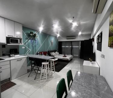 Kuala Lumpur City Centre Apartment | Mercu Summer Suites KLCC Residence
