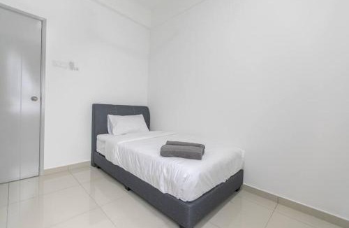 Bayan Lepas Apartment | Newly Renovated 3Bedroom Vacation Home 6-8pax