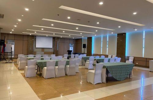 Iloilo City Proper Hotel | Days Hotel by Wyndham Iloilo
