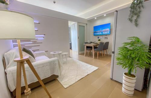 Pinagsama Apartment | nJoy! CHIC & Luxury at Venice Grand Canal