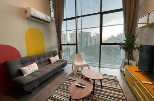 Damansara Perdana Apartment | Studio Loft Empire Damansara Free WiFi & Parking