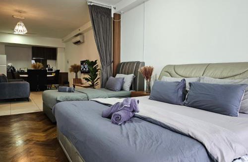Seri Tanjung Pinang Apartment | Deluxe Seaview Suite Twin Bed by The Only Bnb