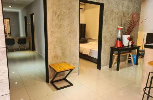 Taman Mount Austin Apartment | Palazio Mount Austin Modern Stylish 3 bedrooms balcony pool view high floor by GDRAGON HomeStay