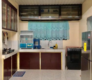 Bantay House | 15pax-2 minutes to Vigan-RoseandFer Transient-2 Bedroom House