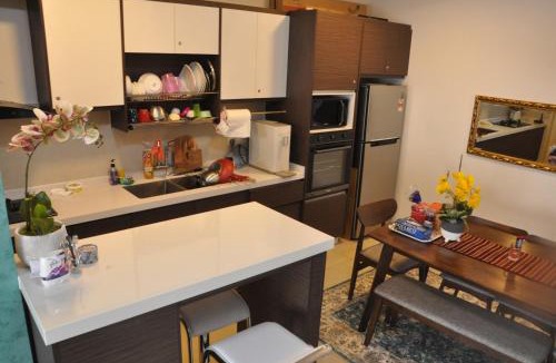 Bangi Sentral House | AmySity Homestay Gandaria Modern Lifestyle walking distance to Hub Shopping Centre at Sek 9 Bangi Sentral With Netflix
