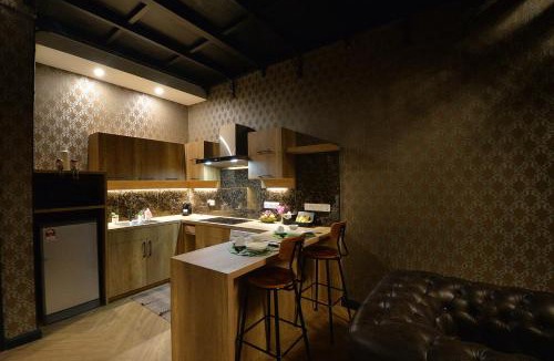 Kampung Sengat Hotel | 1969 Business Suites Bandar Botani, Ipoh