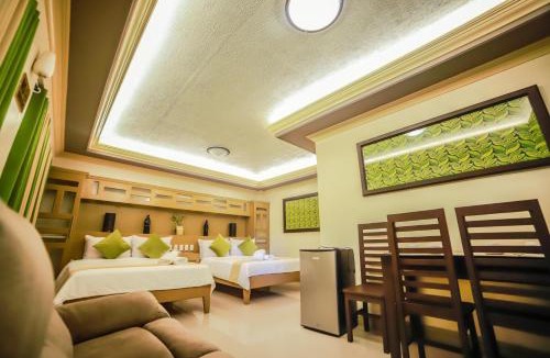 Palayan City Hotel | Villa Esmeralda Bryan's Resort Hotel and Restaurant