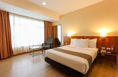 Santa Rosa Hotel | Paseo Premiere Hotel