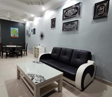Ampangan House | DF ZaheenulFitri Homestay (Muslim Homestay)