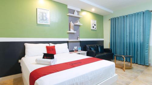 Cagayan de Oro Hotel | RedDoorz Plus near Lapasan Plaza Cagayan de Oro