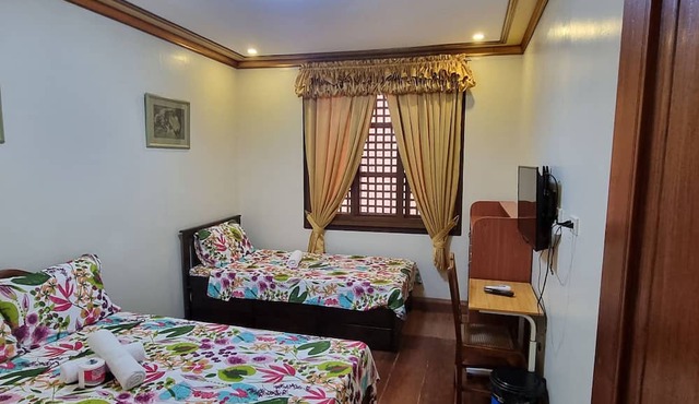 Casa Familya in Batac