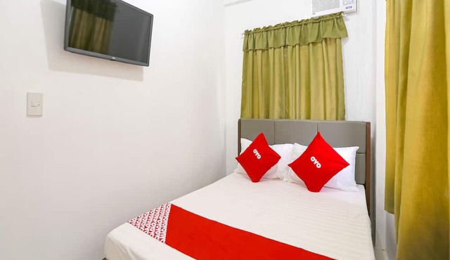 OYO 736 Jade Apartelle