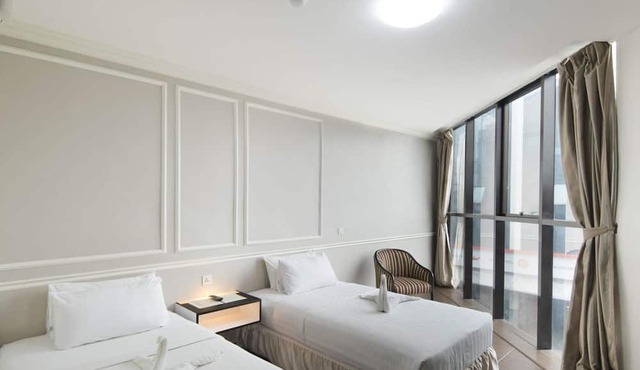 Luscious Hotel