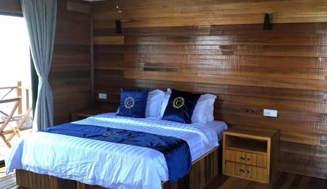 SeaCoral Water Chalet offers a terrace/ bacony . Guests can enjoy sea views. in Semporna