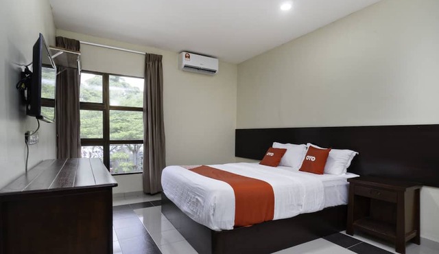 OYO 89960 Manjung Inn Hotel