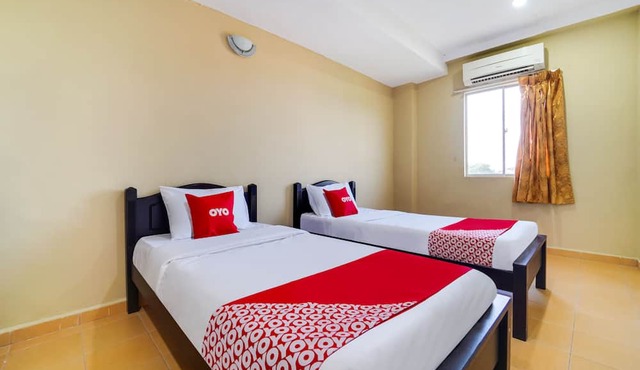 Oyo 44058 Motel Sre Bayam
