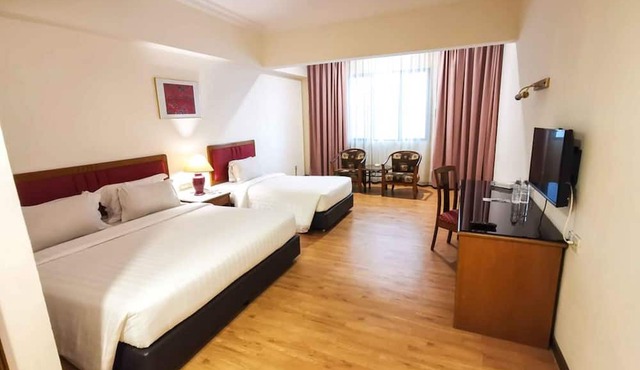 Crystal Crown Hotel Harbour View
