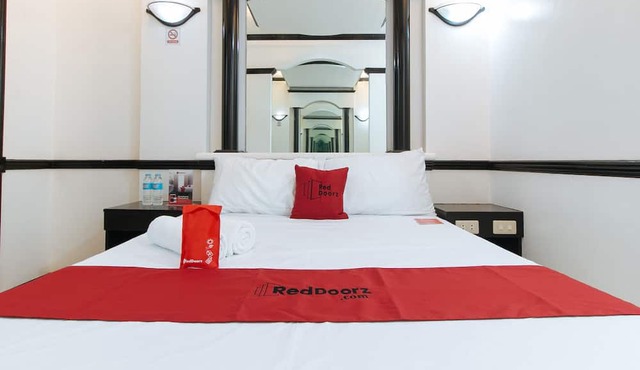 RedDoorz Plus @ Villa Gloria Taguig