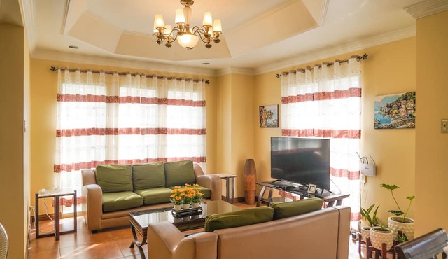 Charming Tagaytay Vacation Home