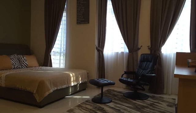 Laman Kurnia Holiday House