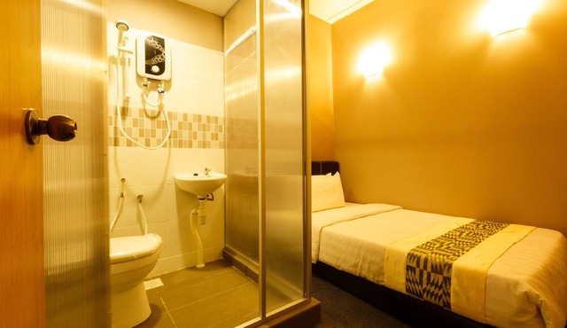 Rainforest Budget Stay