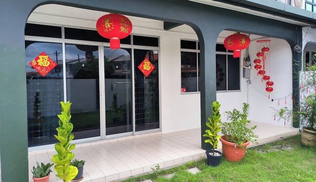 H Homestay
