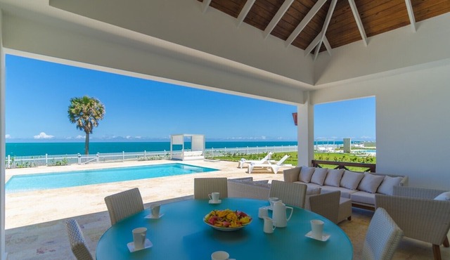Luxury Oceanfront 4 Bedroom Villa in Sosua