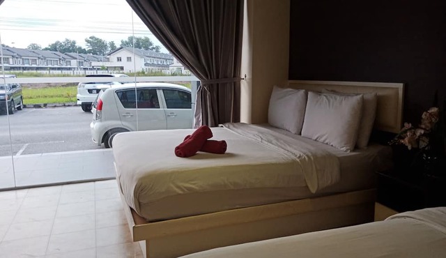 Hotel 77