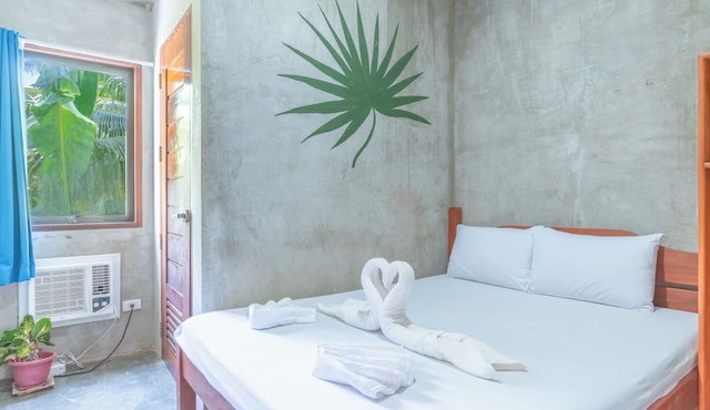 Sinag Hostel - Adults Only