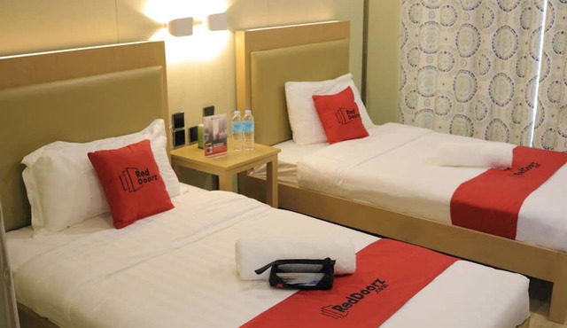 RedDoorz Plus @ AS Fortuna Cebu