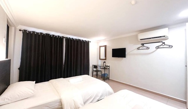 Super OYO 473 Comfort Hotel 2