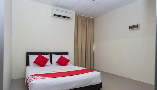 OYO 586 My Residence Hotel