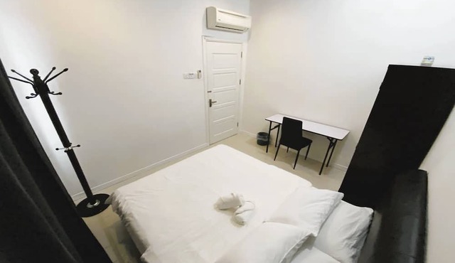 Island Hostel Bayan Lepas Airport