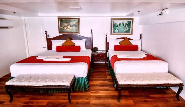 Dreamwave Hotel Puerto Galera in Puerto Galera