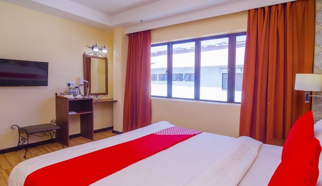 Super OYO 90134 K Garden Hotel
