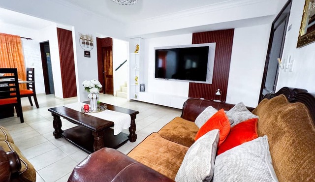 Jacuzzi Haven Villa! in Santo Domingo Norte