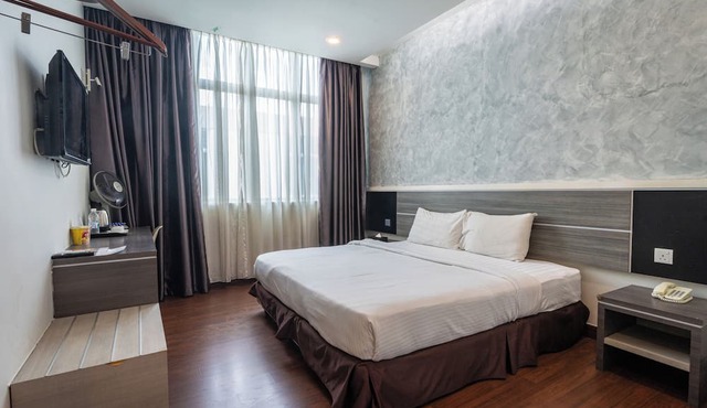 Indra Hotel
