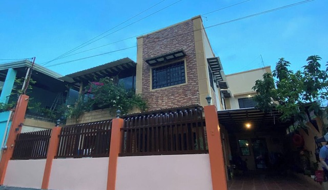 Len's Staycation 3BDR-2BR-Downstairs ,Netflix&Wifi
