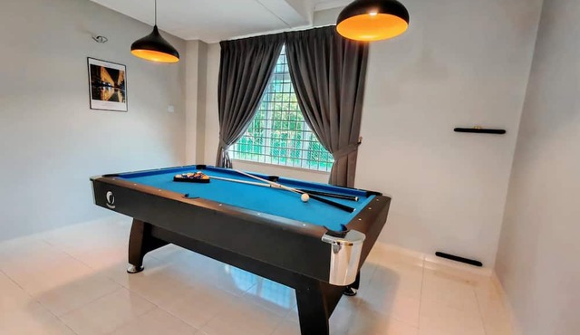 Comfy Tok Sira Home Kuantan 5 BR